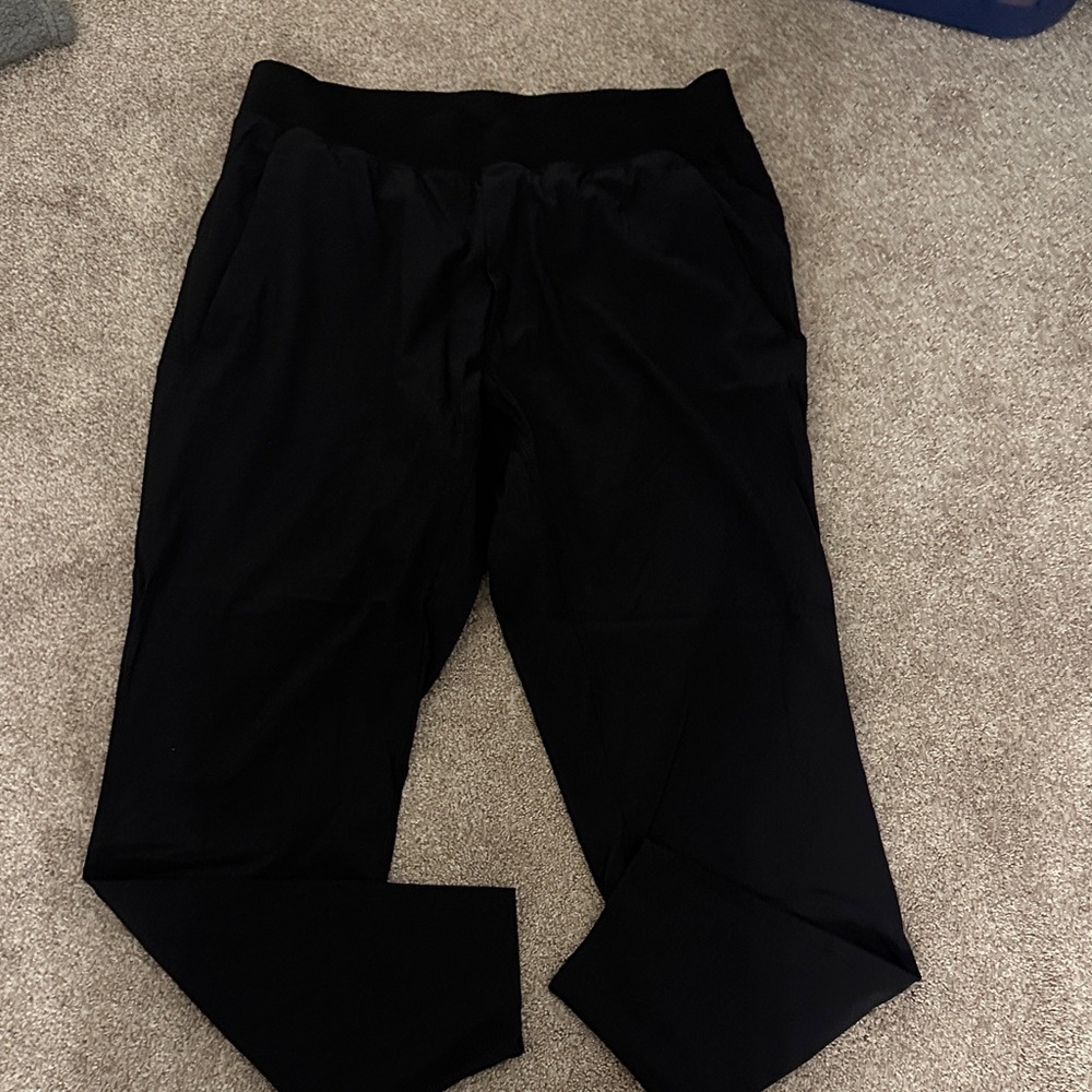 Women’s Black Lululemon Joggers Size:Large